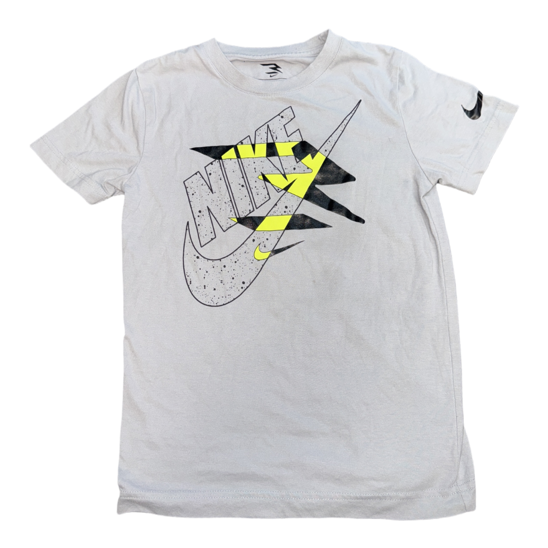 Short sleeve by Nike size 8-10