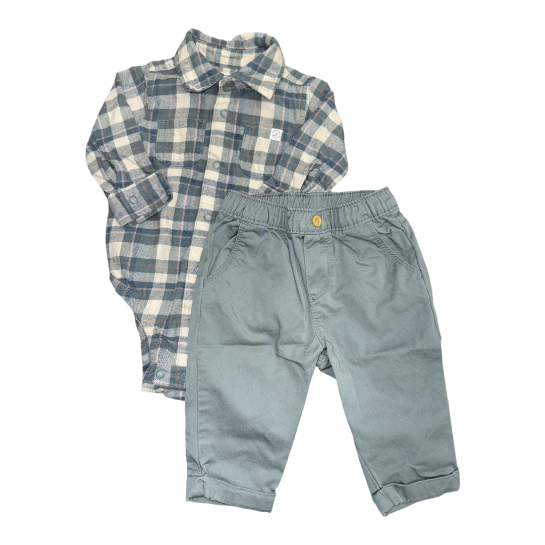 2 Piece set by Carters Little Planet size 6m