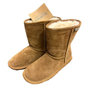 NWT Bearpaw boots size 4y