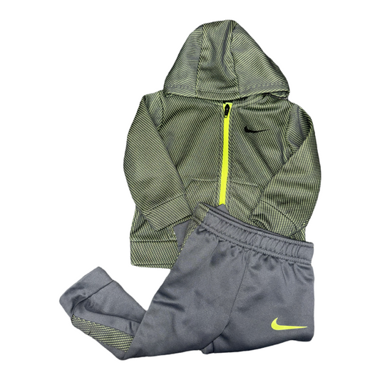 2 Piece set by Nike size 18m