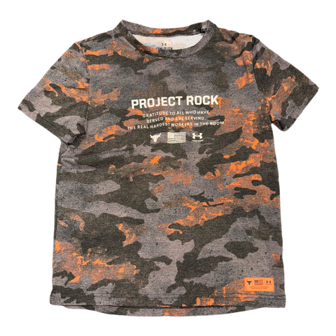 Short sleeve by Under Armour size 7-8