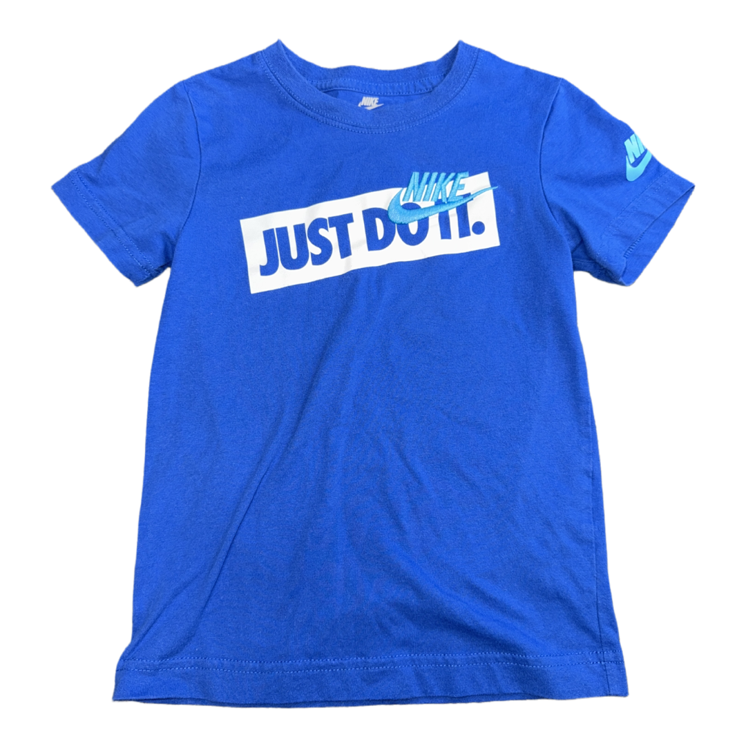 Short sleeve by Nike size 5