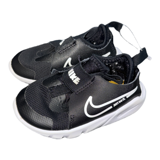 Sneakers by Nike size 5c