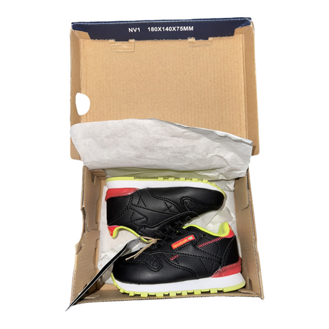 NWT Reebok size 5c