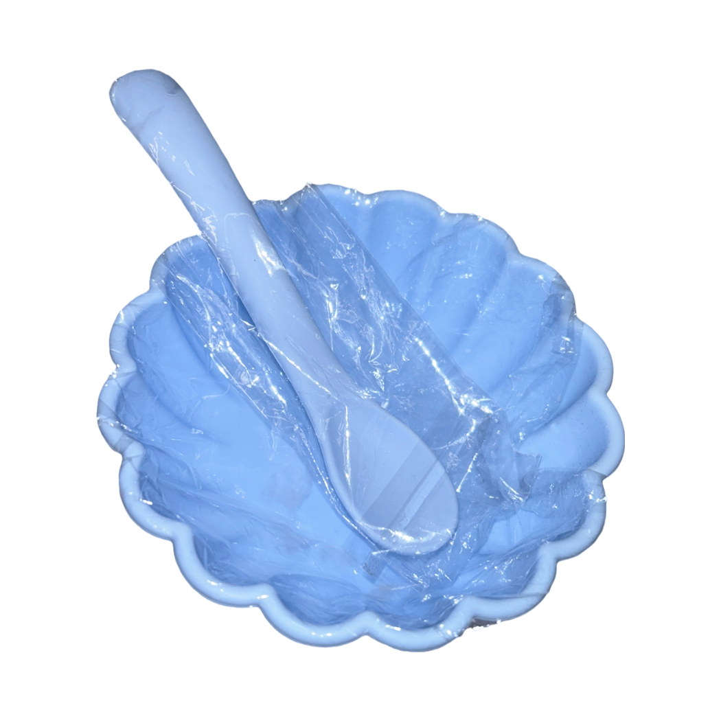 NWT Silicone dish w/ spoon set