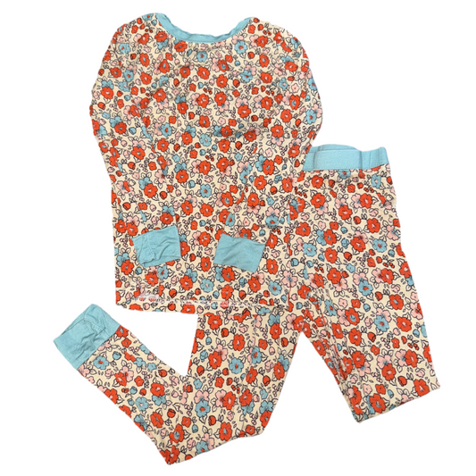 2 Piece pajama set by Little One Shop size 4