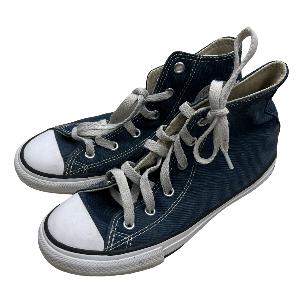 Converse size 1.5y