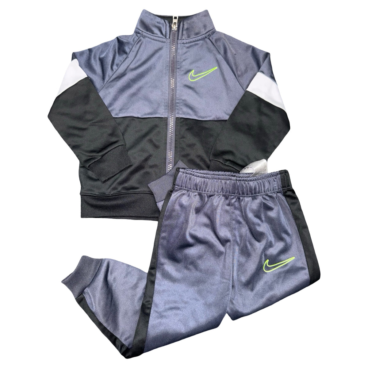 2 Piece set by Nike size 18m