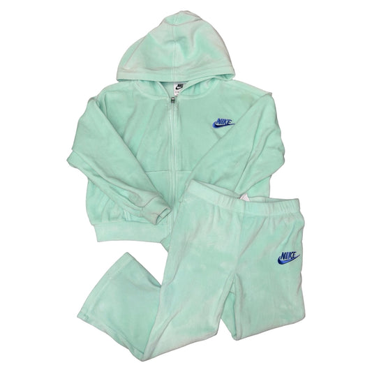 2 Piece set by Nike size 4