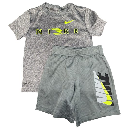 2 Piece set Nike size 4