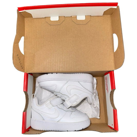 NWT Sneakers by Nike size 4c