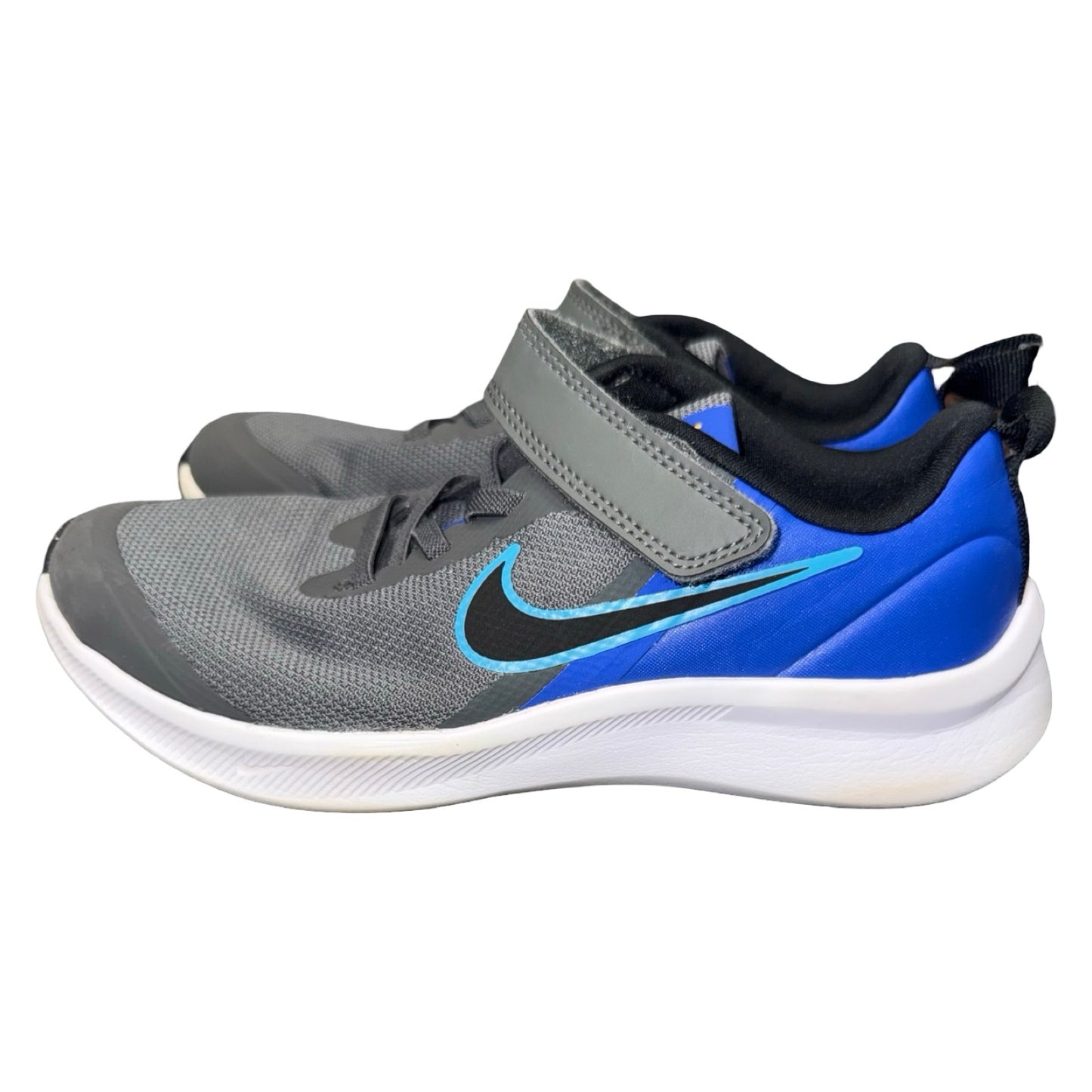 Sneakers by Nike size 2y