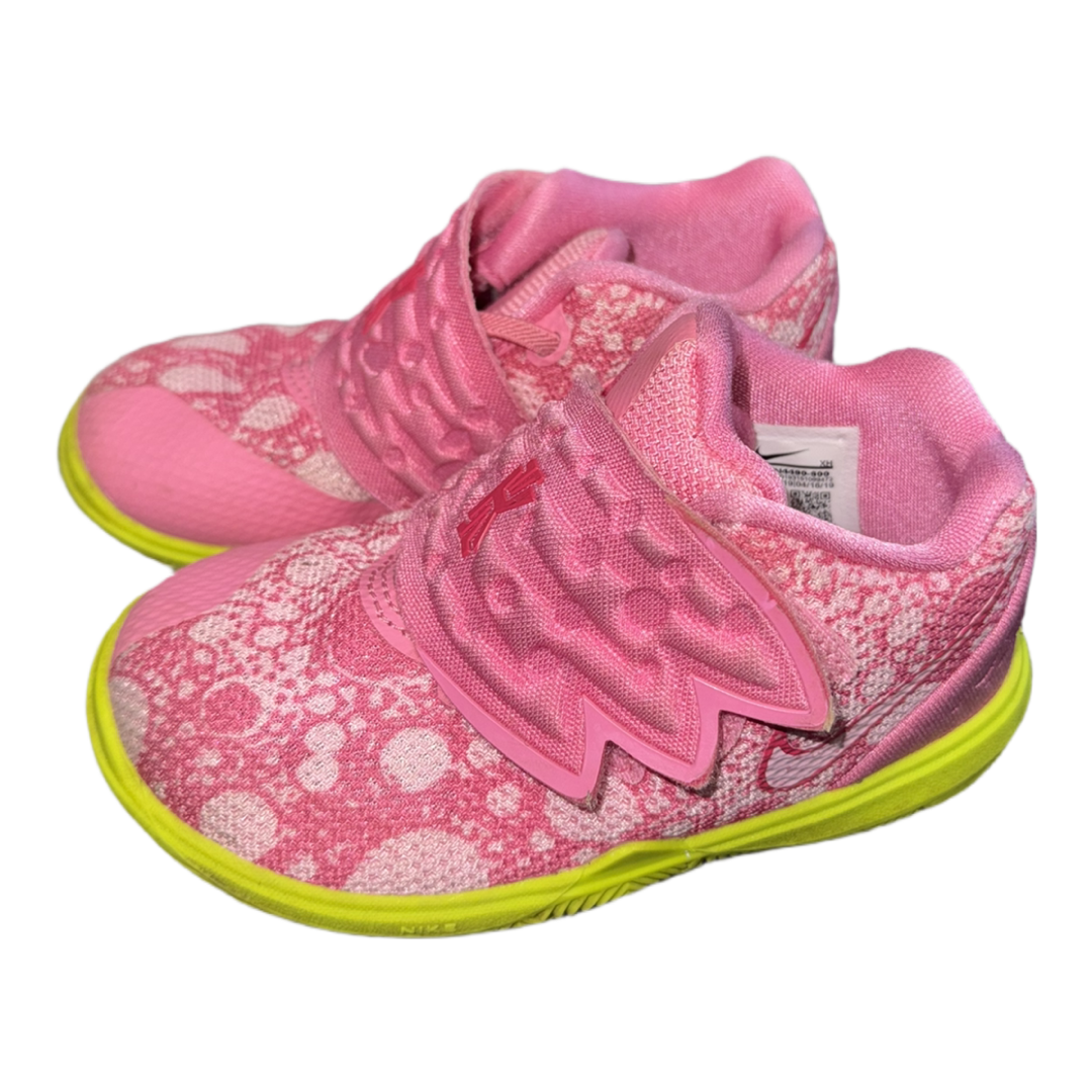 Sneakers by Nike size 8c