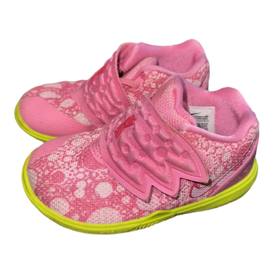Sneakers by Nike size 8c