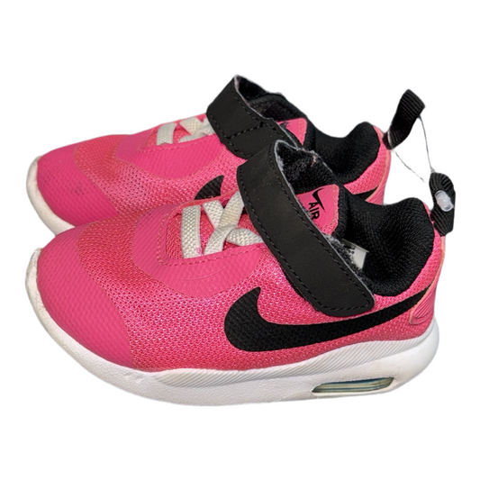 Sneakers by Nike size 5c