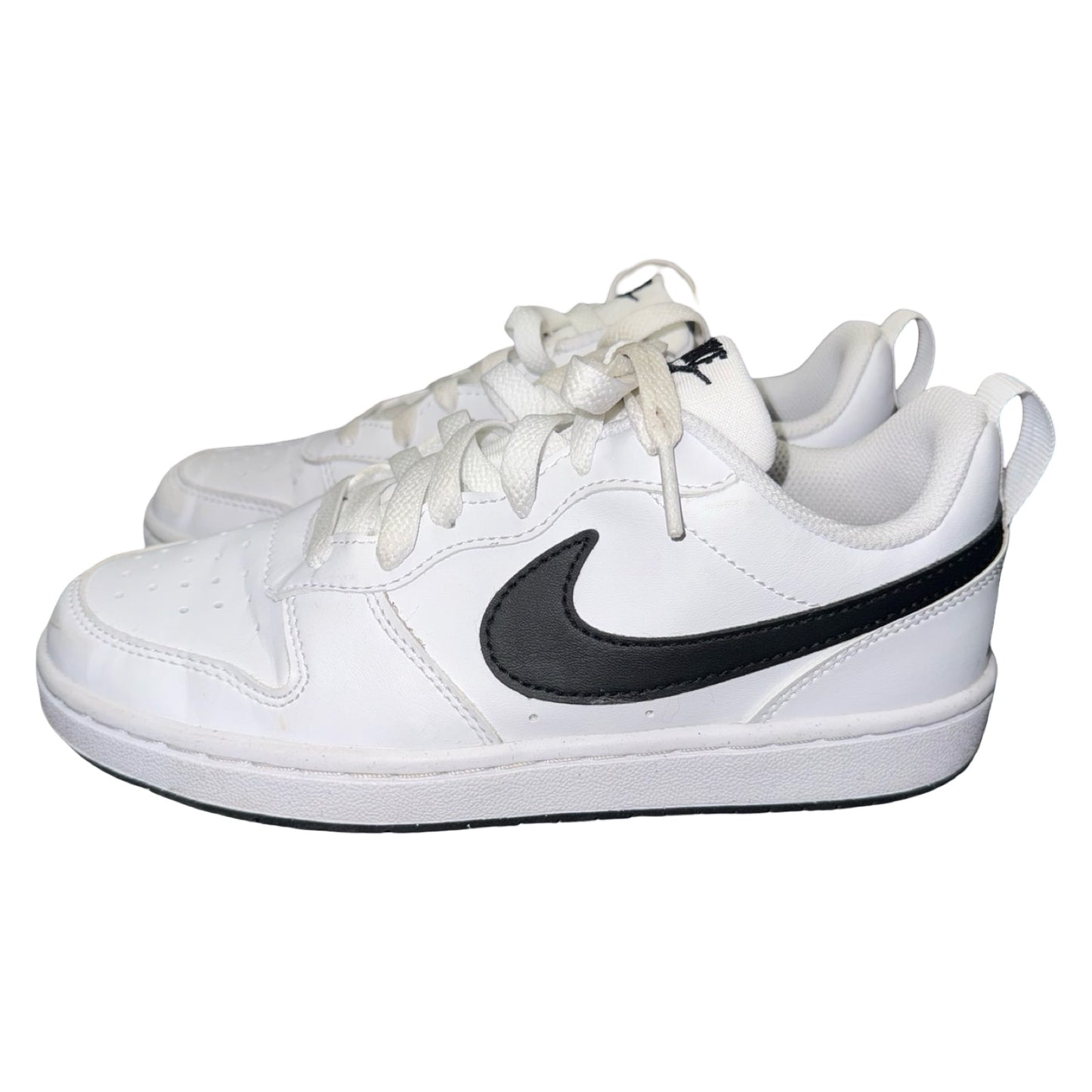 Sneakers by Nike size 4y