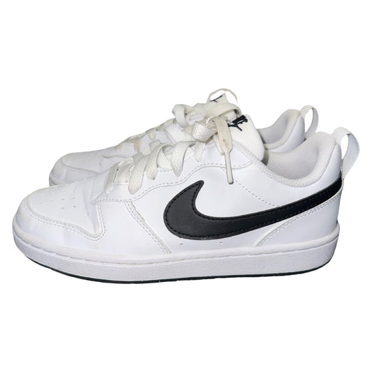 Sneakers by Nike size 4y