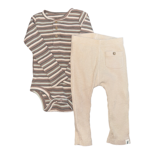 2 Piece set by Easy-Peasy size 6-9m