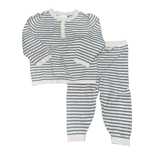 2 Piece set by Carters Little Planet size 6m