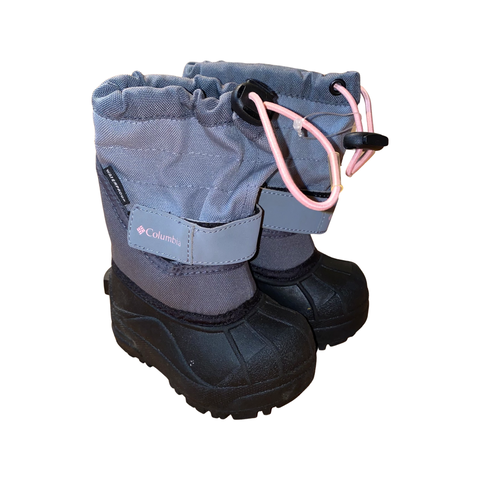 Snow boots by Columbia size 5
